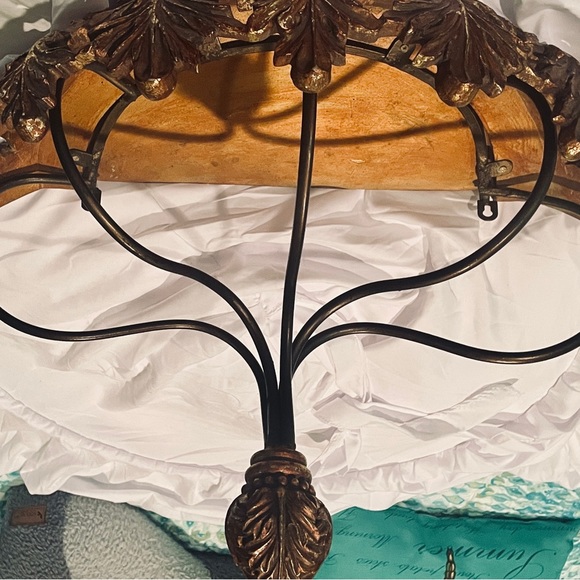 Beautiful gold leaf shelf - Picture 7 of 10